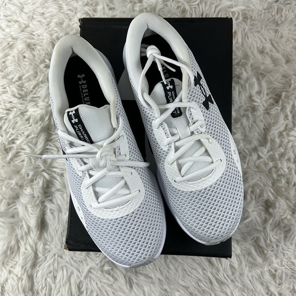 NIB Under Armour Women's Charged Pursuit 3 Running Shoe, White, Black, 10.5 - Picture 4 of 9